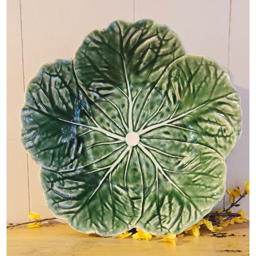 VTG  Bordallo Pinheiro Cabbage Leaf Serving Bowl Pre-loved Green